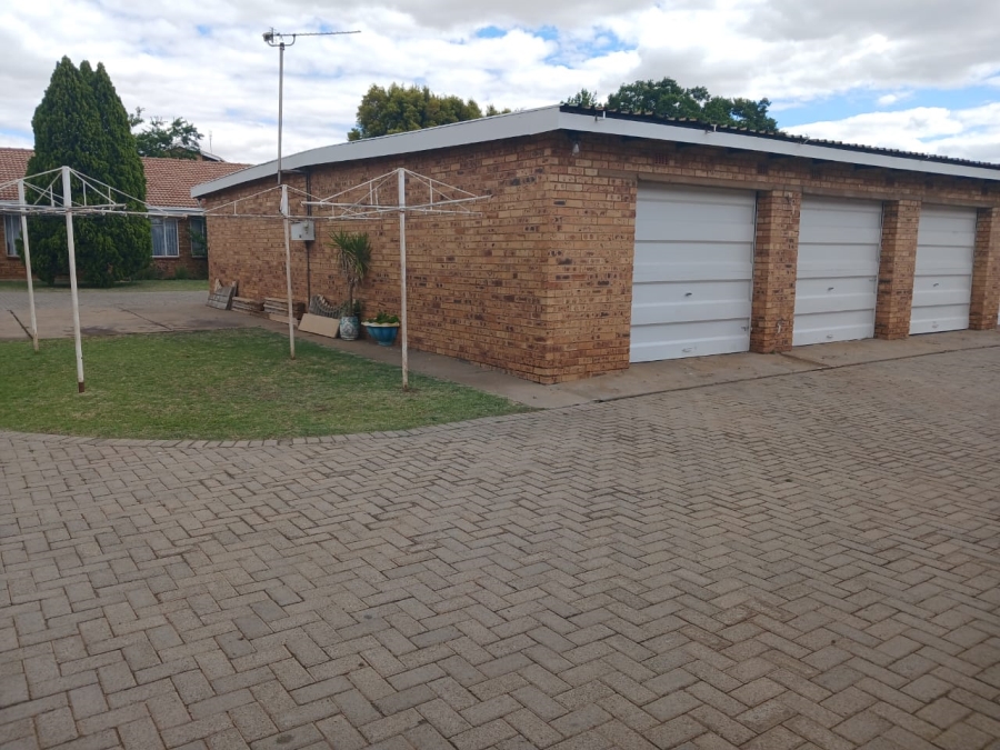 2 Bedroom Property for Sale in Neserhof North West